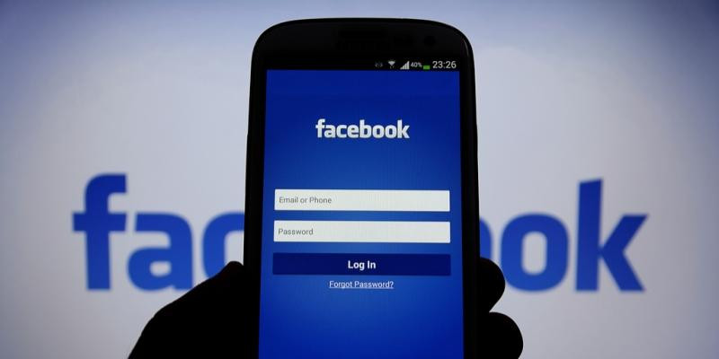Facebook: Καταθέτουμε σήμερα τα στοιχεία που δείχνουν ρωσική επέμβαση στις εκλογές των ΗΠΑ